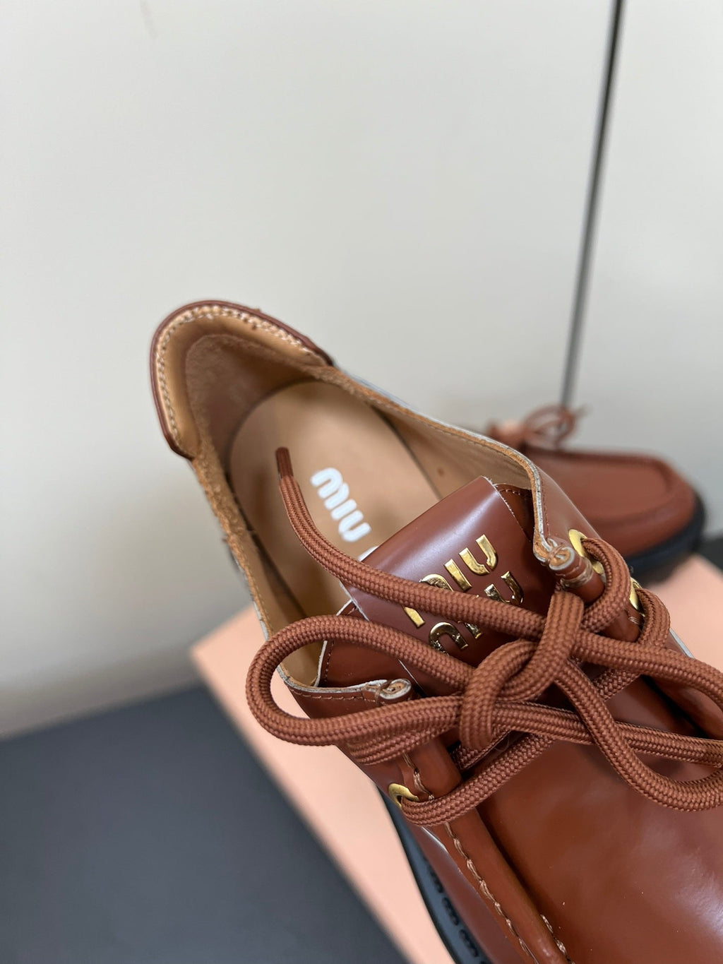 LACE-UP LOAFERS WITH THICK SOLE IN RED BROWN SHINY SHEEPSKIN