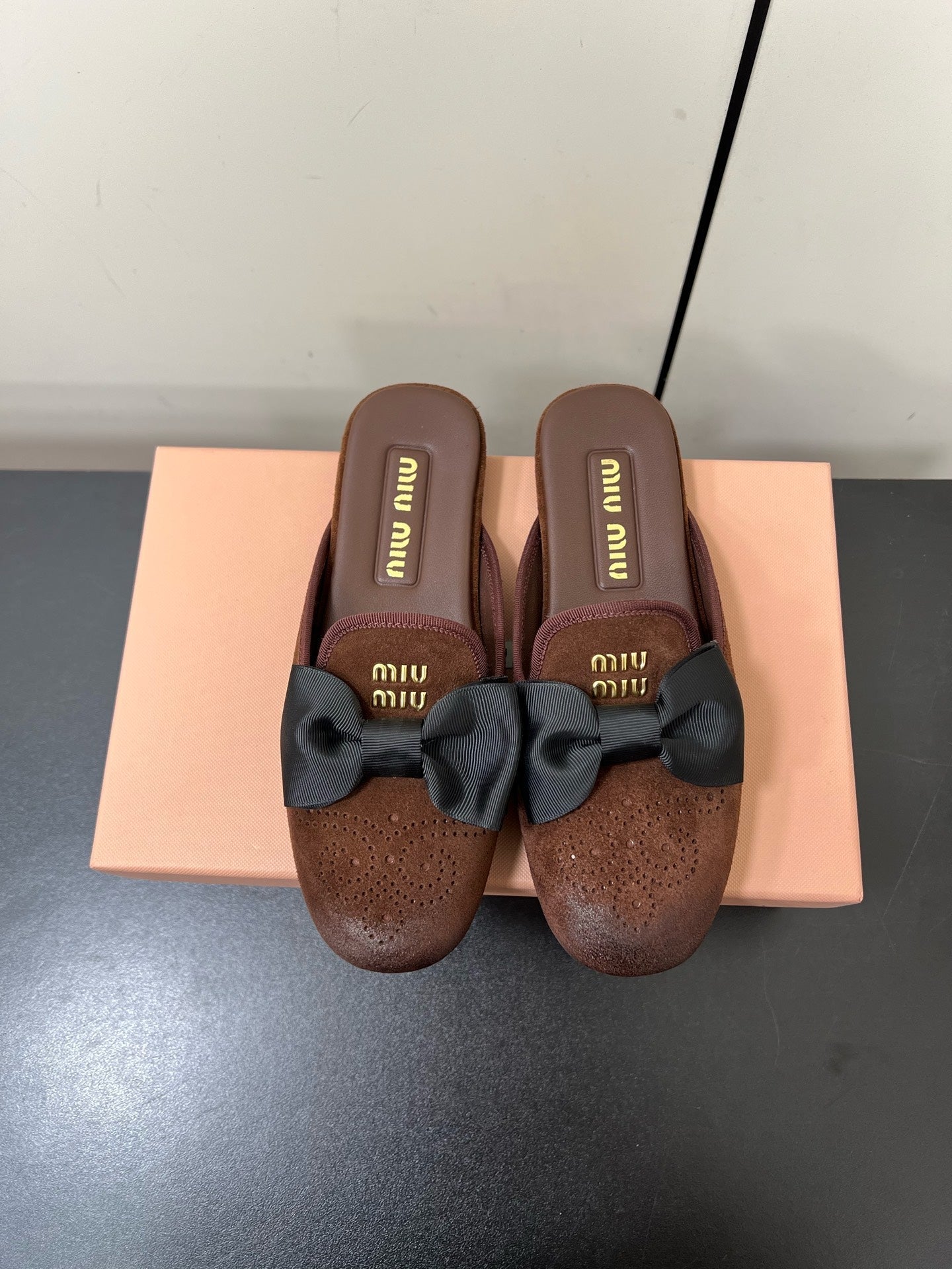 BOW MULES IN CHOCOLATE SUEDE