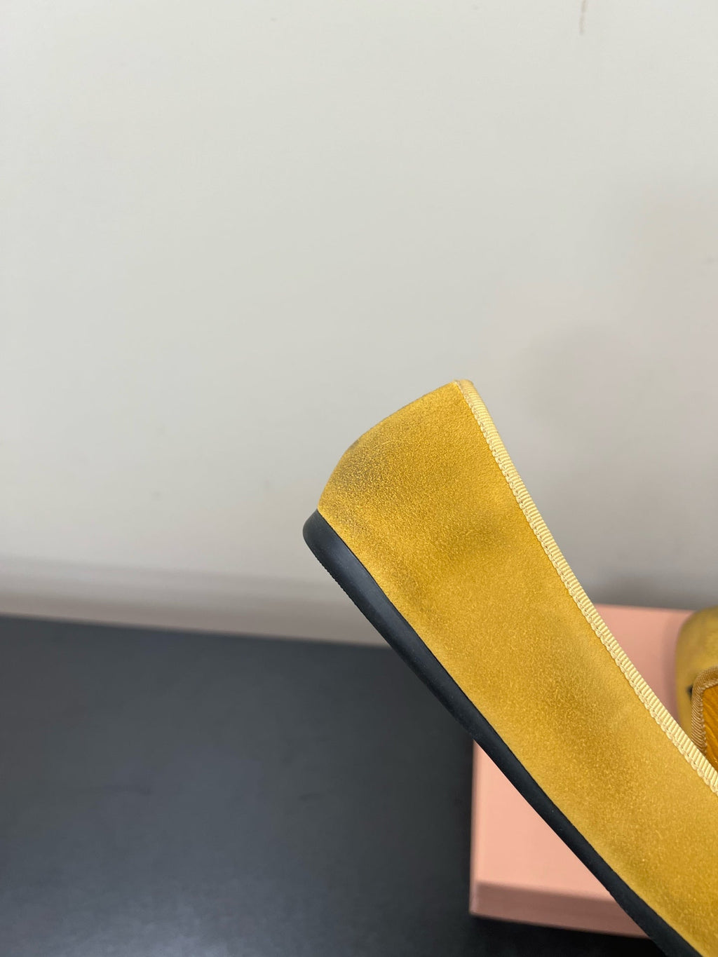 LOAFERS WITH BOW IN DUST YELLOW SUEDE