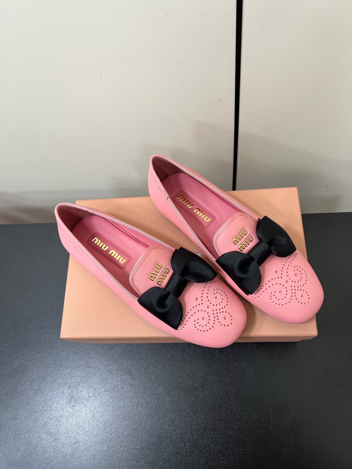 LOAFERS WITH BOW IN PINK SHEEPSKIN