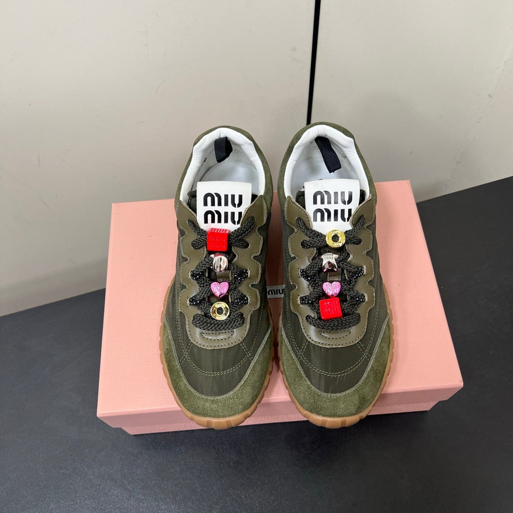 TYRE SNEAKERS IN DARK GREEN TECHNICAL FABRIC AND SUEDE WITH STICKER