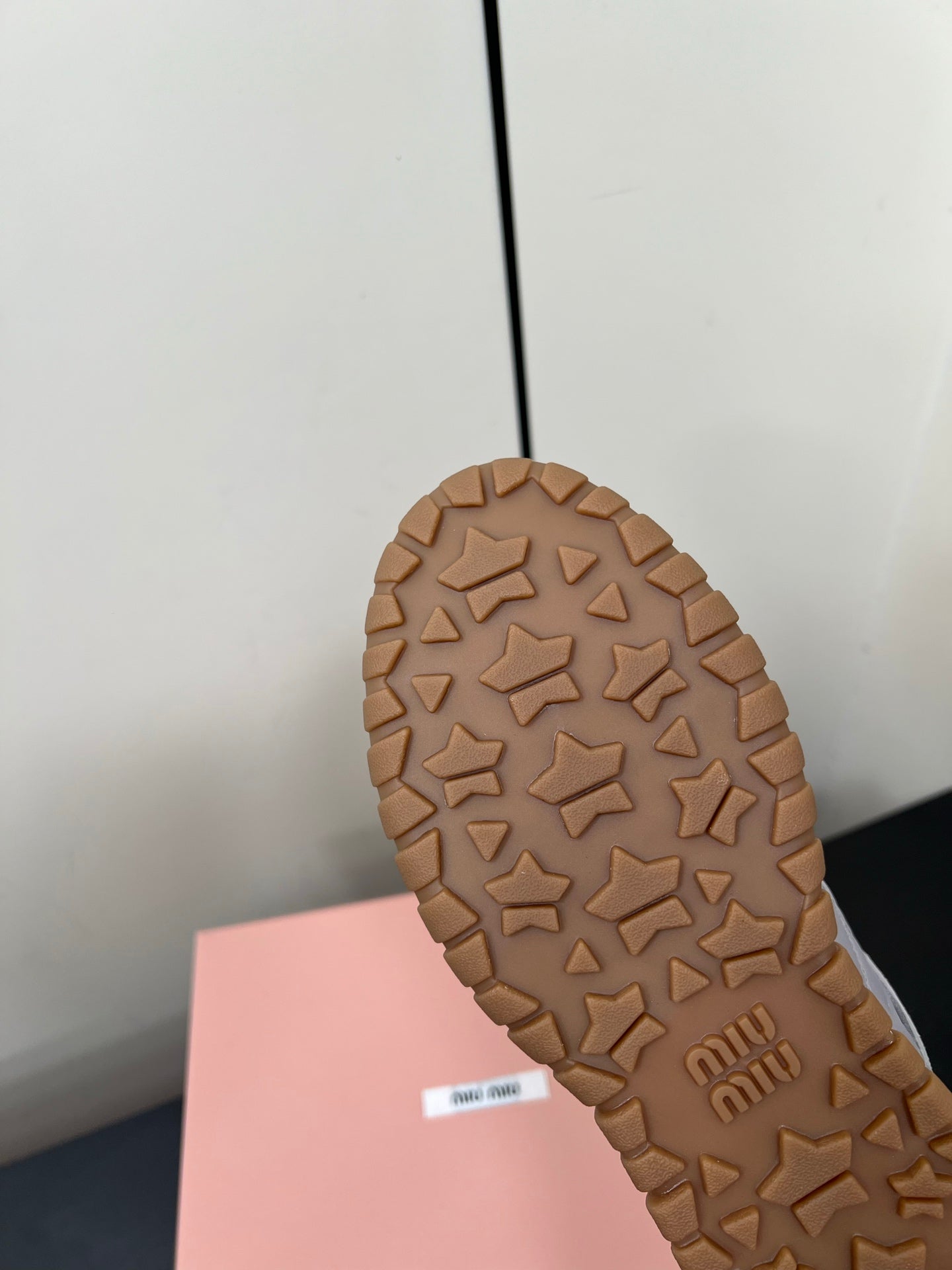 TYRE SNEAKERS IN GREY TECHNICAL FABRIC AND SUEDE WITH STICKER