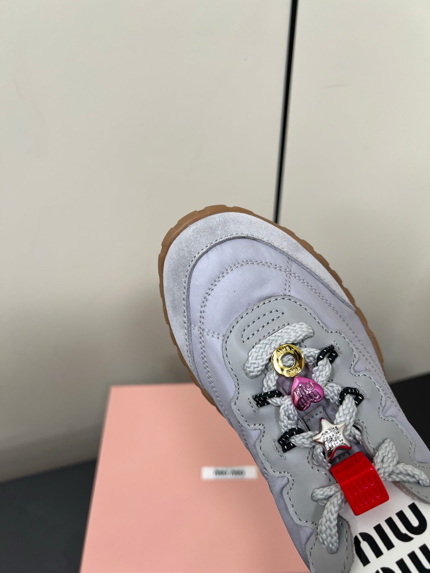 TYRE SNEAKERS IN GREY TECHNICAL FABRIC AND SUEDE WITH STICKER