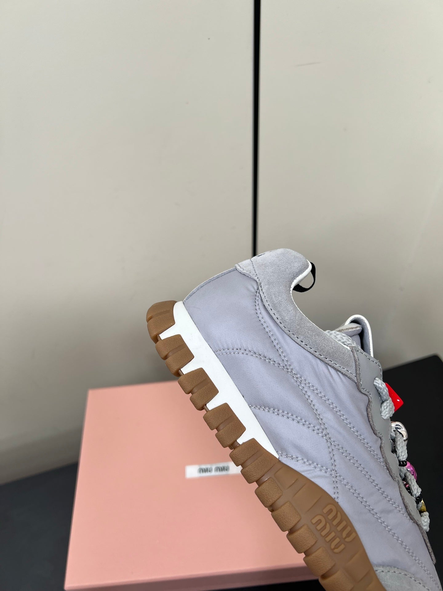 TYRE SNEAKERS IN GREY TECHNICAL FABRIC AND SUEDE WITH STICKER