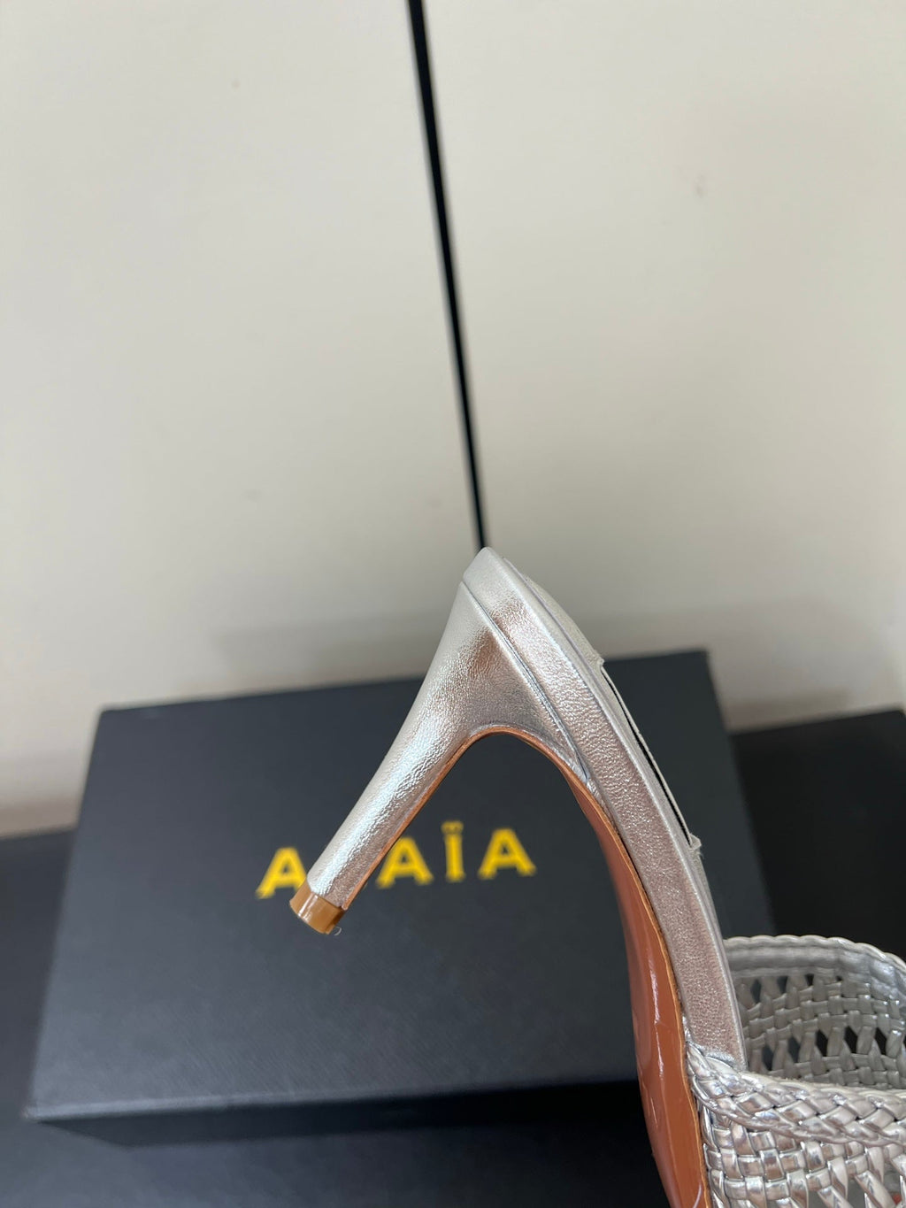 ALAIA HIGH HEEL 25S 70 MM IN SILVER LAMBSKIN WITH WOVEN PATTERN