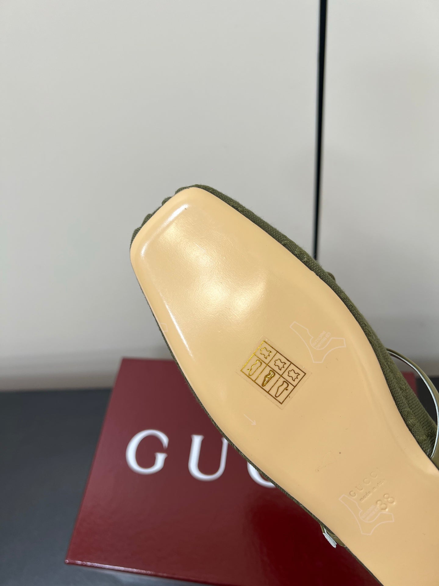 GG MARY JANE 25S IN MOSS GREEN CANVAS WITH GOLD HARDWARE