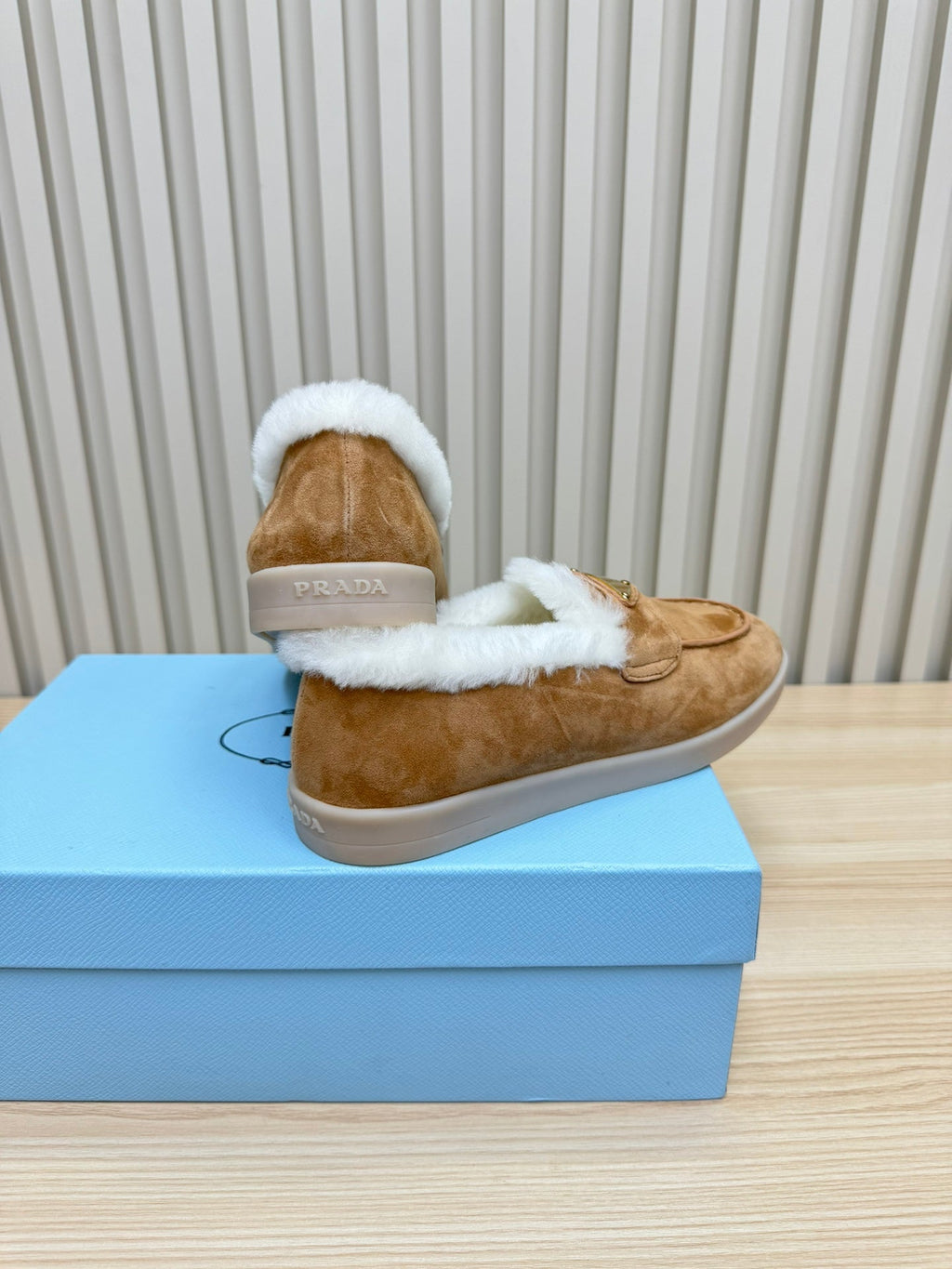 PRA SUEDE LOAFER IN TAN BROWN WITH SHEARLING LINING