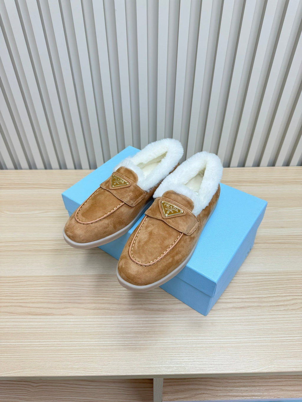 PRA SUEDE LOAFER IN TAN BROWN WITH SHEARLING LINING