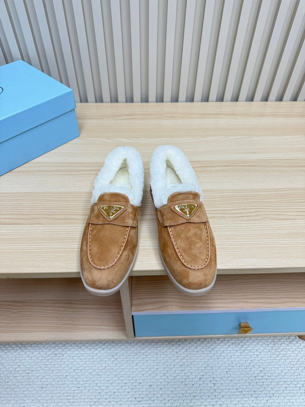 LOAFER IN CAMEL SUEDE AND FUR LINING ATTACHED TRIANGLE LOGO