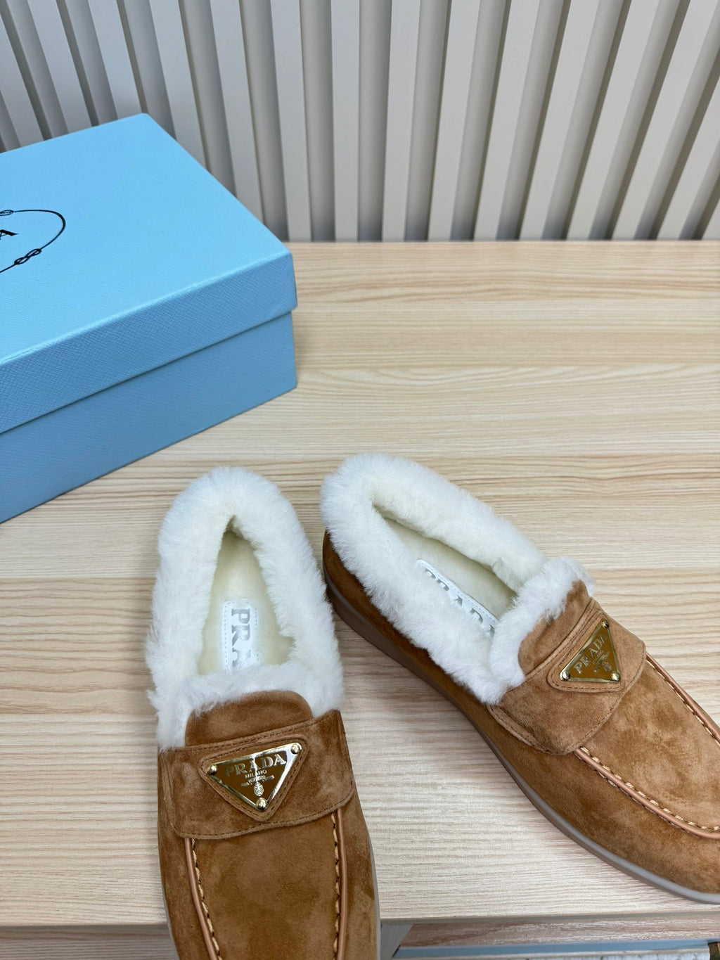 LOAFER IN CAMEL SUEDE AND FUR LINING ATTACHED TRIANGLE LOGO