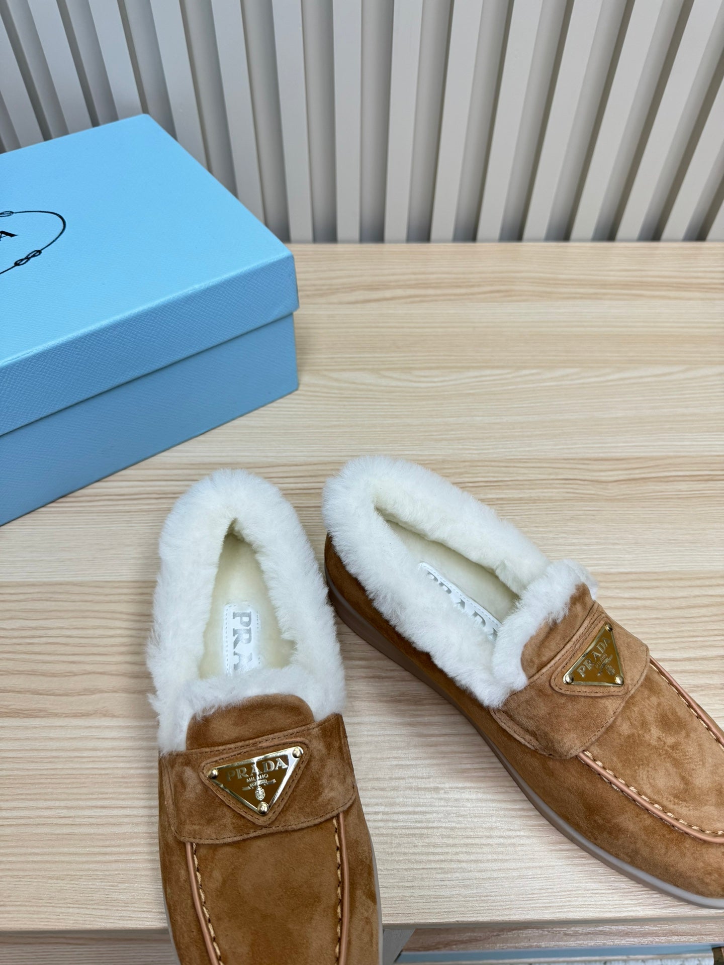 LOAFER IN CAMEL SUEDE AND FUR LINING ATTACHED TRIANGLE LOGO