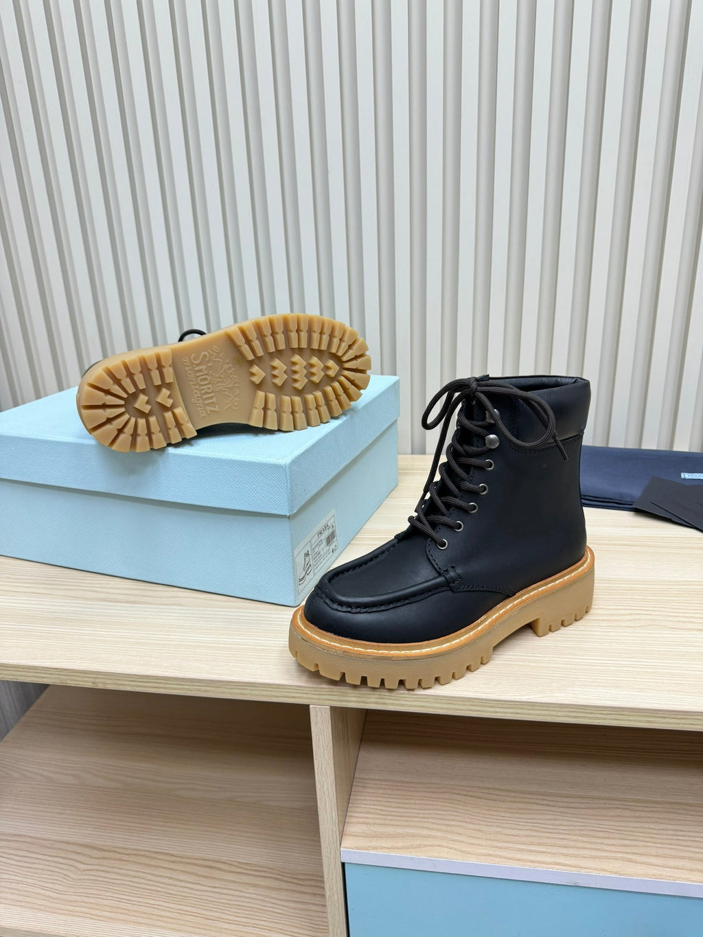 PRADA 25S LACE-UP ANKLE BOOTS IN BLACK CALFSKIN