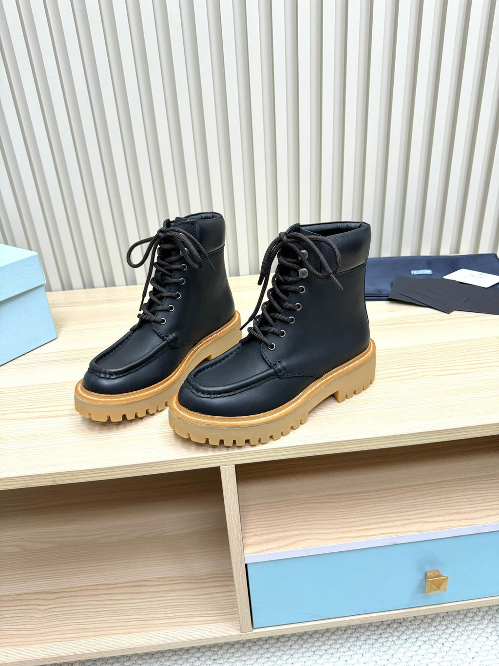 PRADA 25S LACE-UP ANKLE BOOTS IN BLACK CALFSKIN