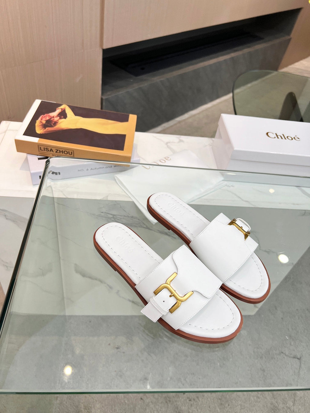 CHLOÉ HLOE MARCIE SLIDE IN WHITE CALFSKIN WITH GOLD HARDWARE