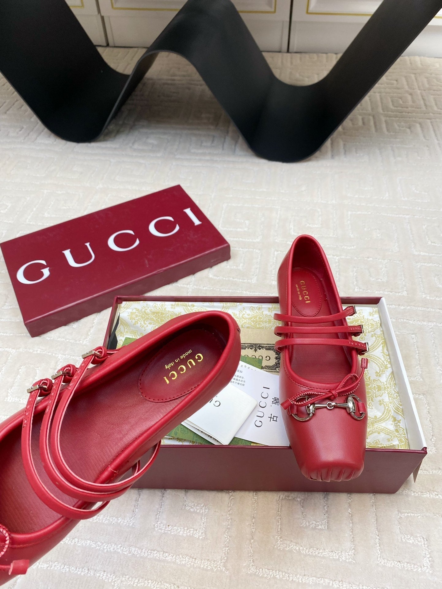 GG BALLET FLAT CRIMSON HORIZONTAL STRAPS LAMBSKIN