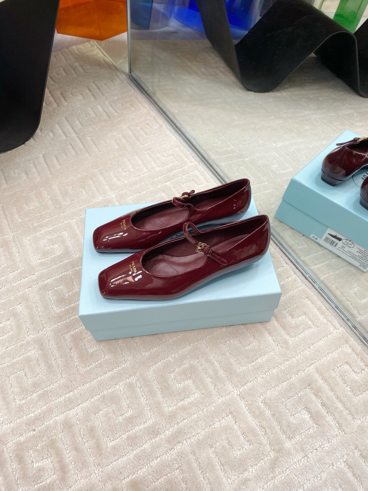 MARY JANE FLATS SQUARE TOE IN BURGUNDY RED PATENT SHEEPSKIN