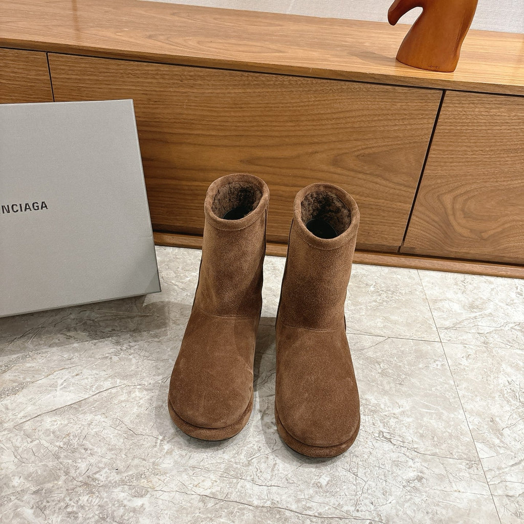 BALENCIAGA 25S ALASKA ANKLE BOOTS IN BROWN SUEDE