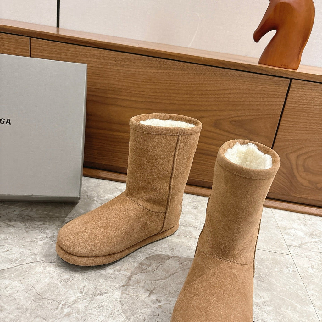 BALENCIAGA 25S ALASKA ANKLE BOOTS IN LIGHT BROWN SUEDE