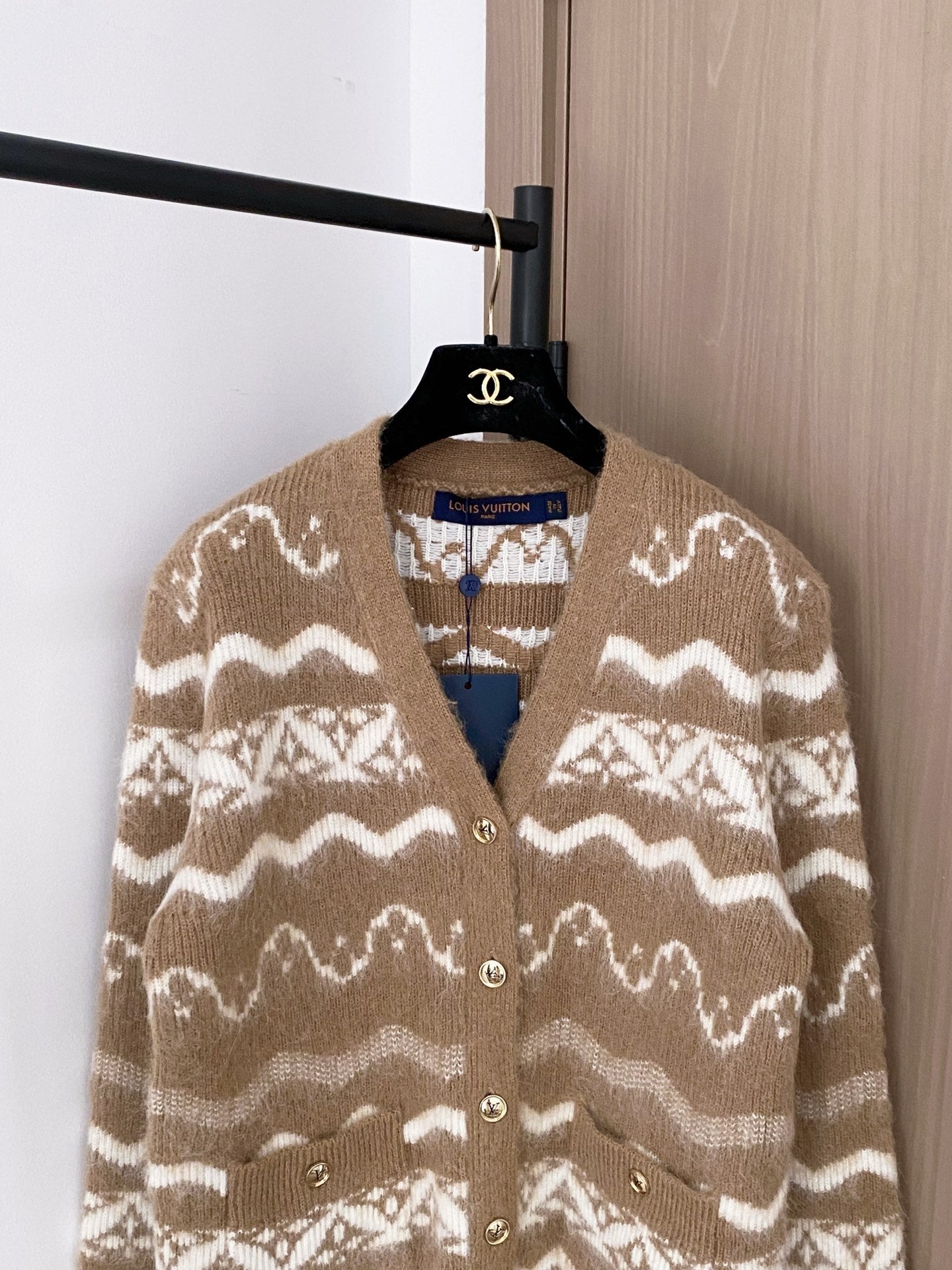 LV 25S V-NECK CARDIGAN 99270