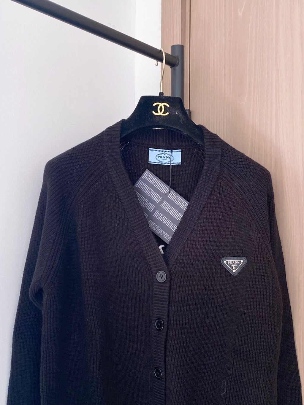 PRADA 25S CARDIGAN 397