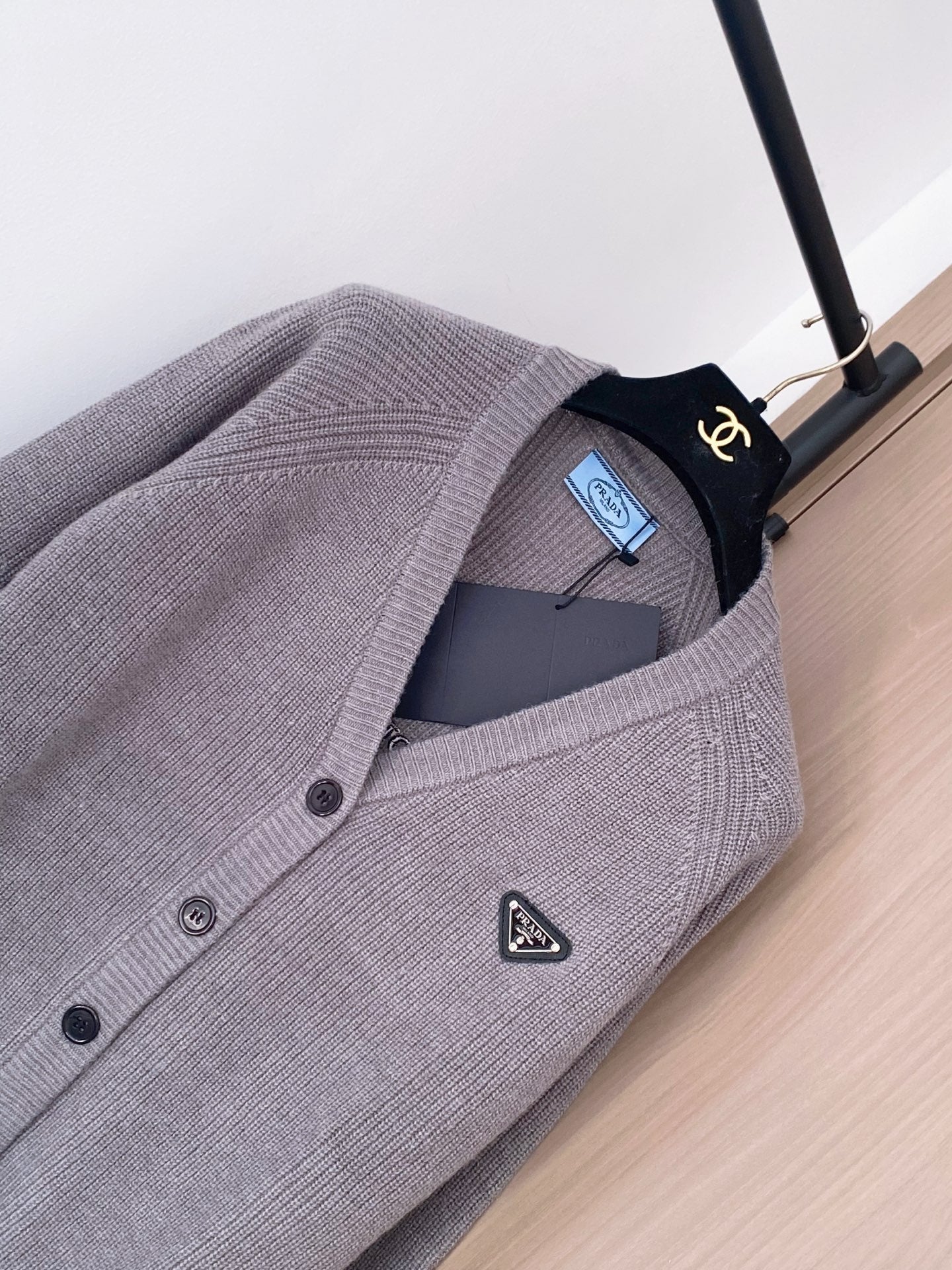 PRADA 25S CARDIGAN 396