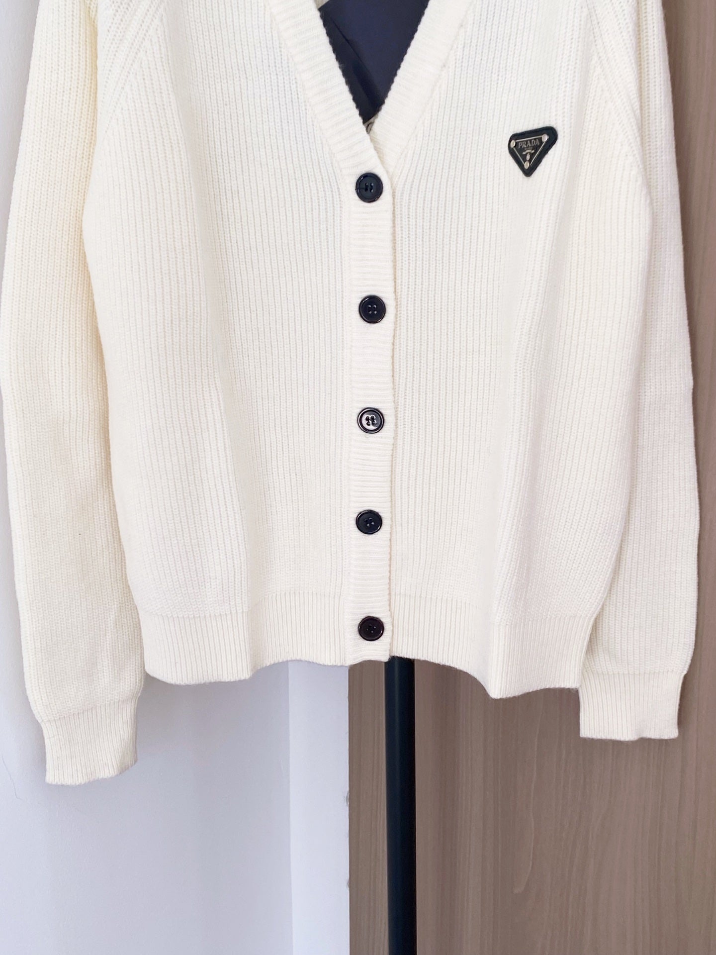 PRADA 25S CARDIGAN 395