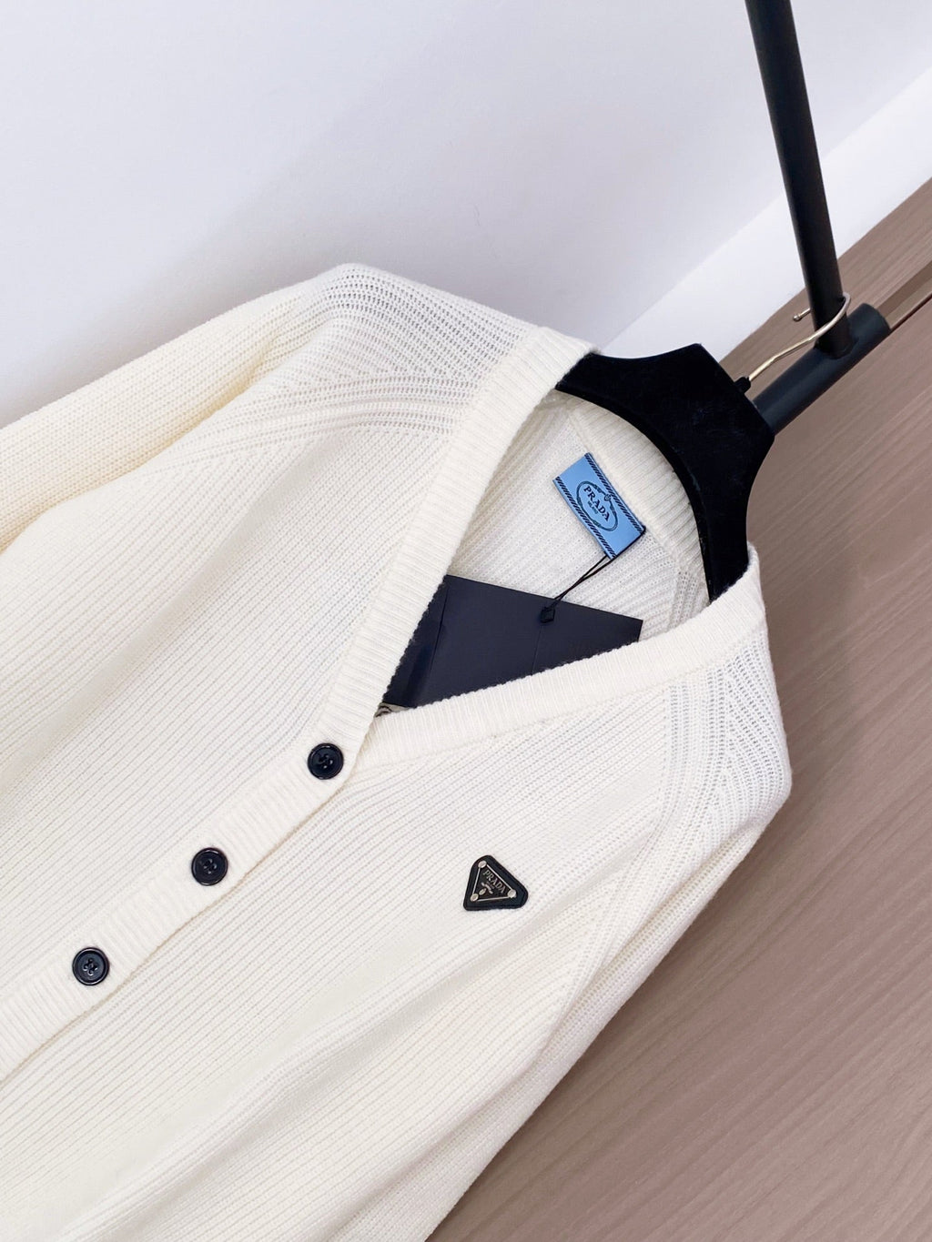 PRADA 25S CARDIGAN 395