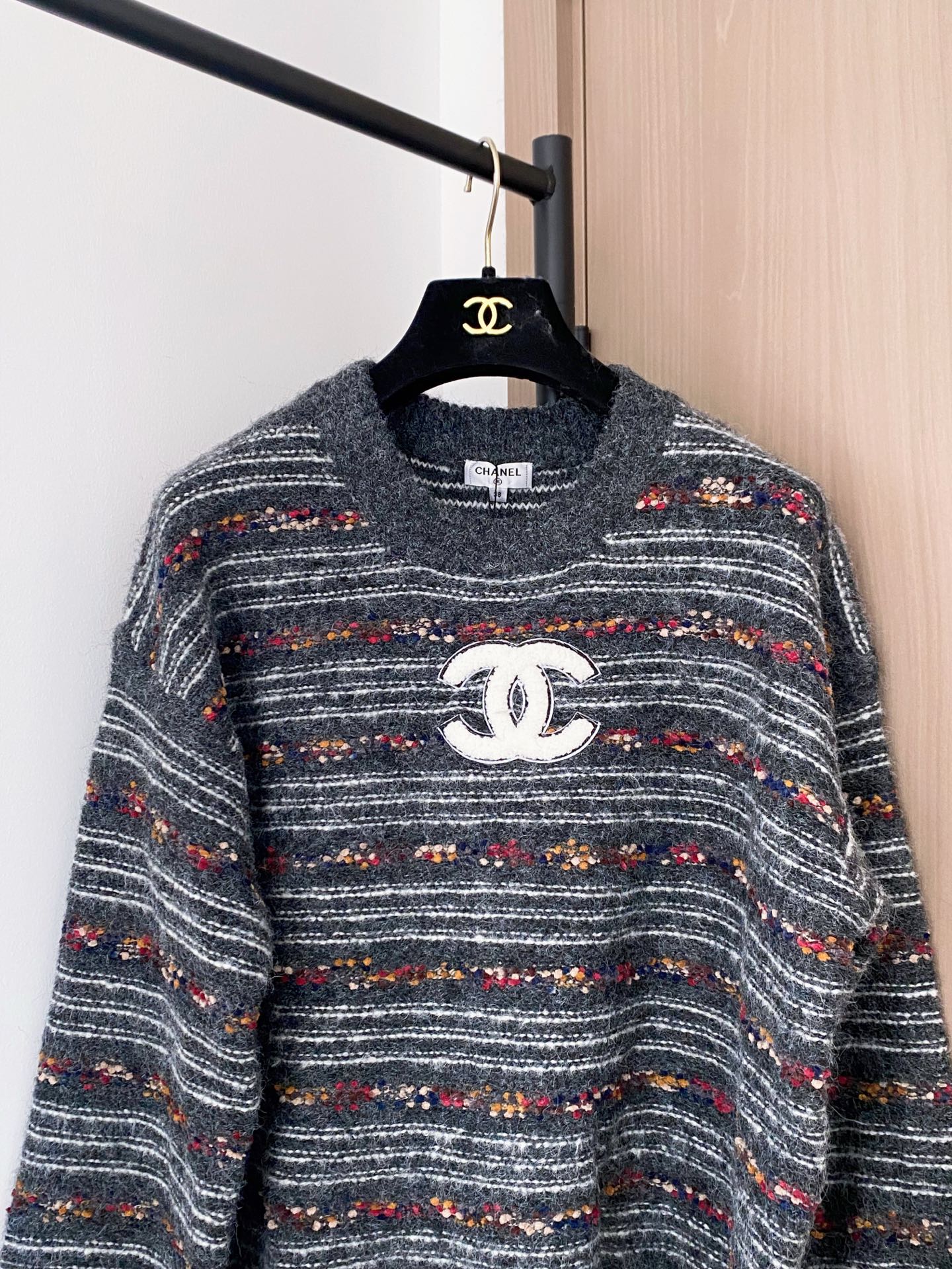 CHANEL 25S LONG-SLEEVE SWEATER 535