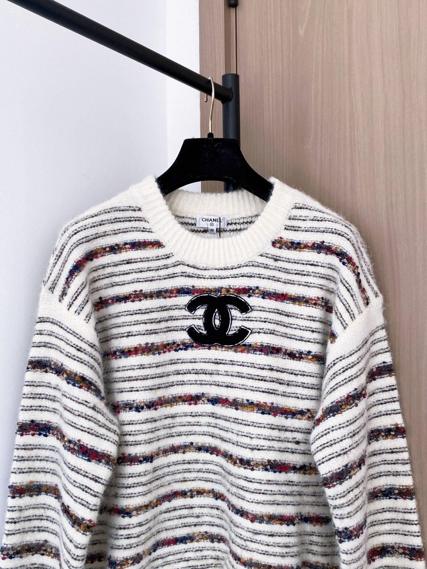 CHANEL 25S LONG-SLEEVE SWEATER 534