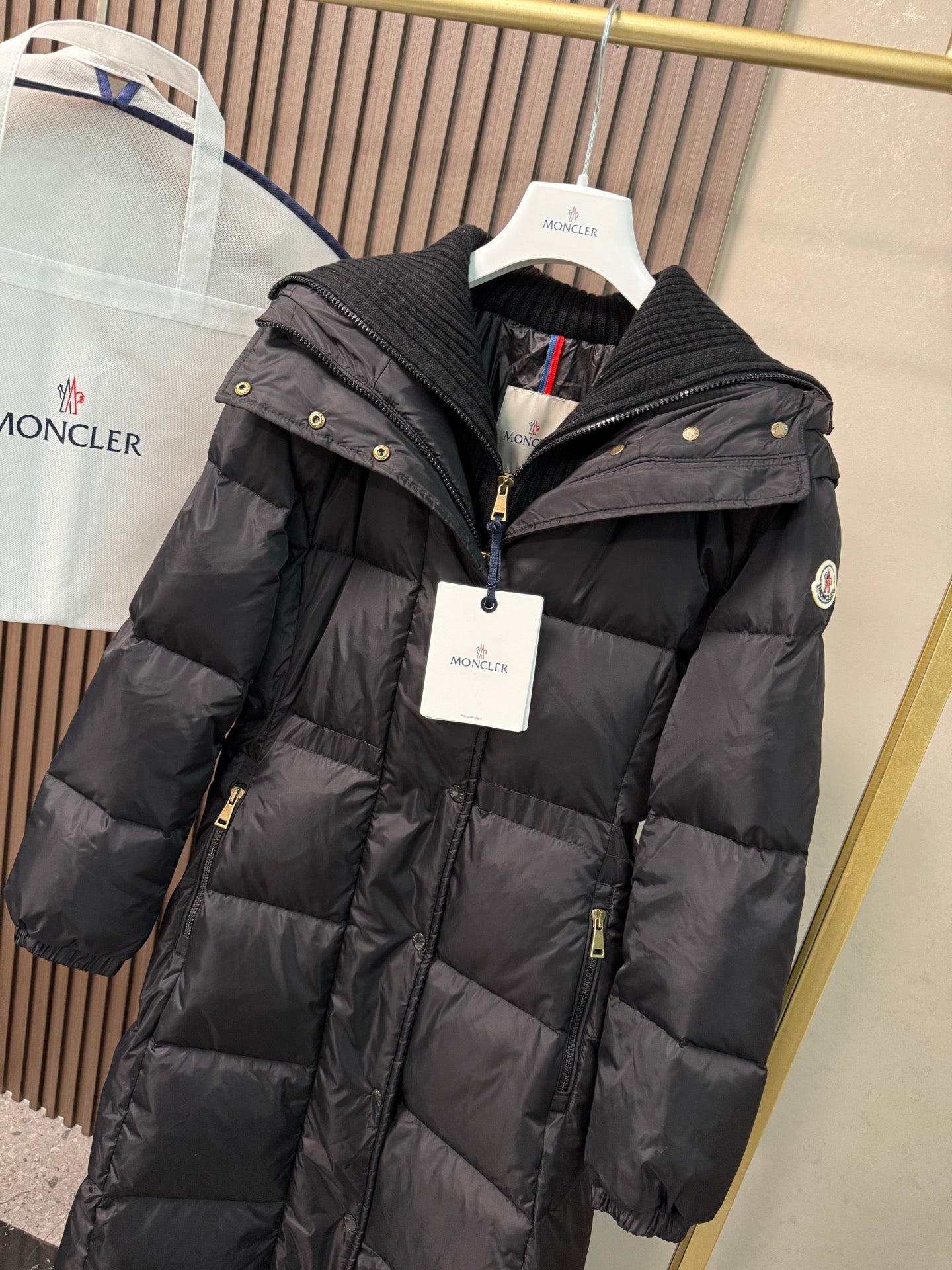 MONCLER COAT STYLE 141