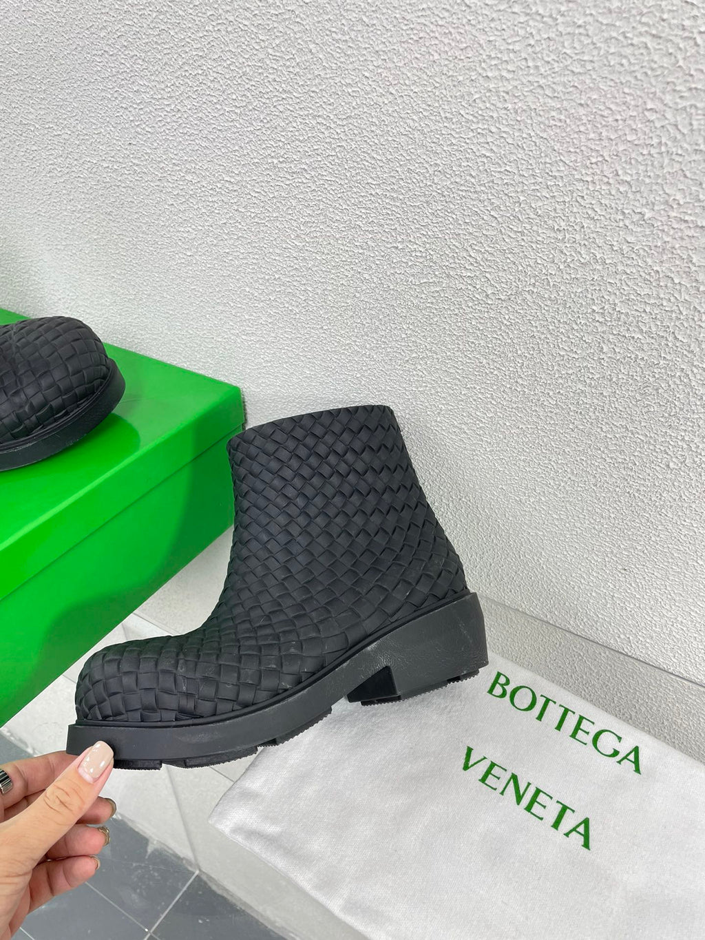 FIREMAN BOOTS IN BLACK RUBBER WITH ICONIC INTRECCIO MOTIF