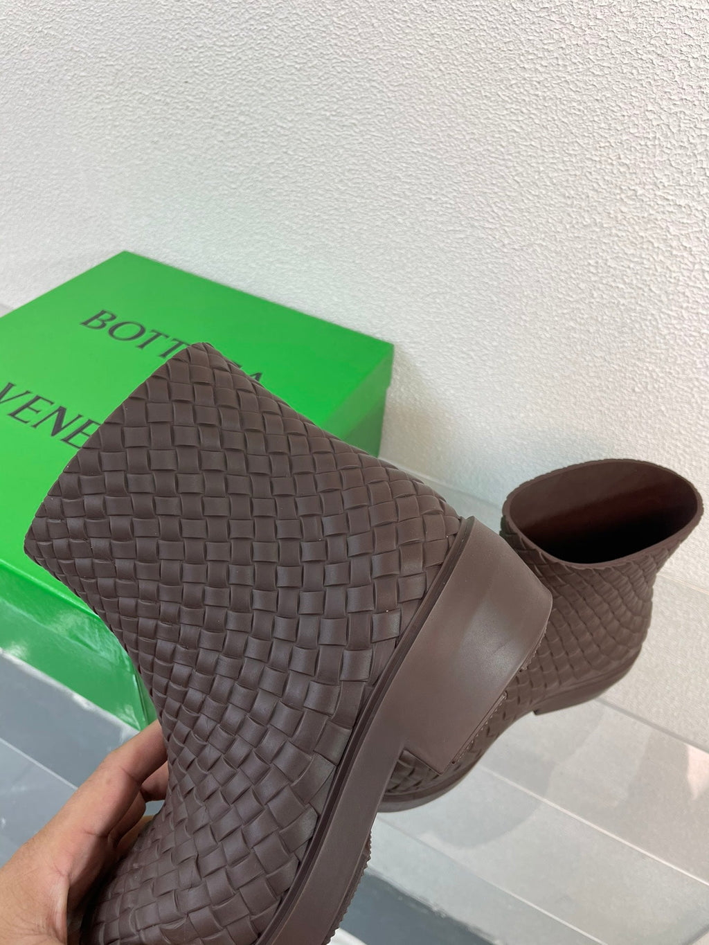 FIREMAN BOOTS IN CHOCOLATE BROWN RUBBER WITH ICONIC INTRECCIO MOTIF