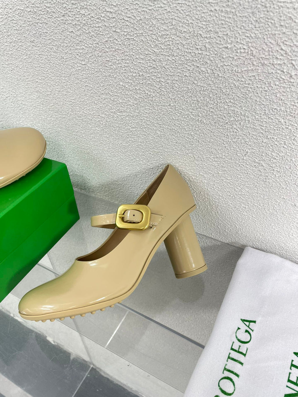 ATOMIC MARY-JANE PUMP 9 CM IN BISQUE BEIGE CALFSKIN