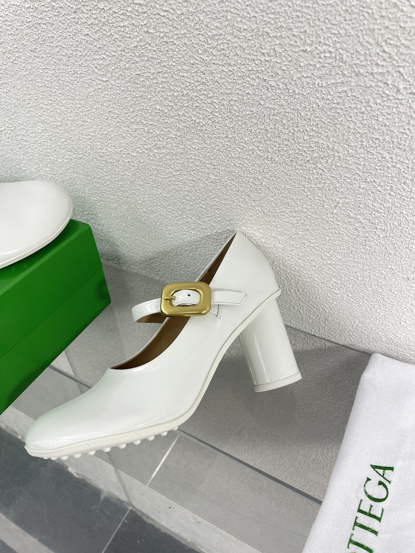 ATOMIC MARY-JANE PUMP 9 CM IN WHITE CALFSKIN