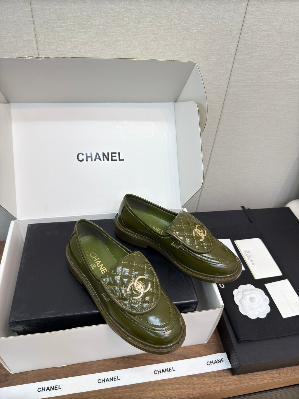 MOCCASIN 2.5 CM IN ARMY GREEN PREMIUM LAMBSKIN