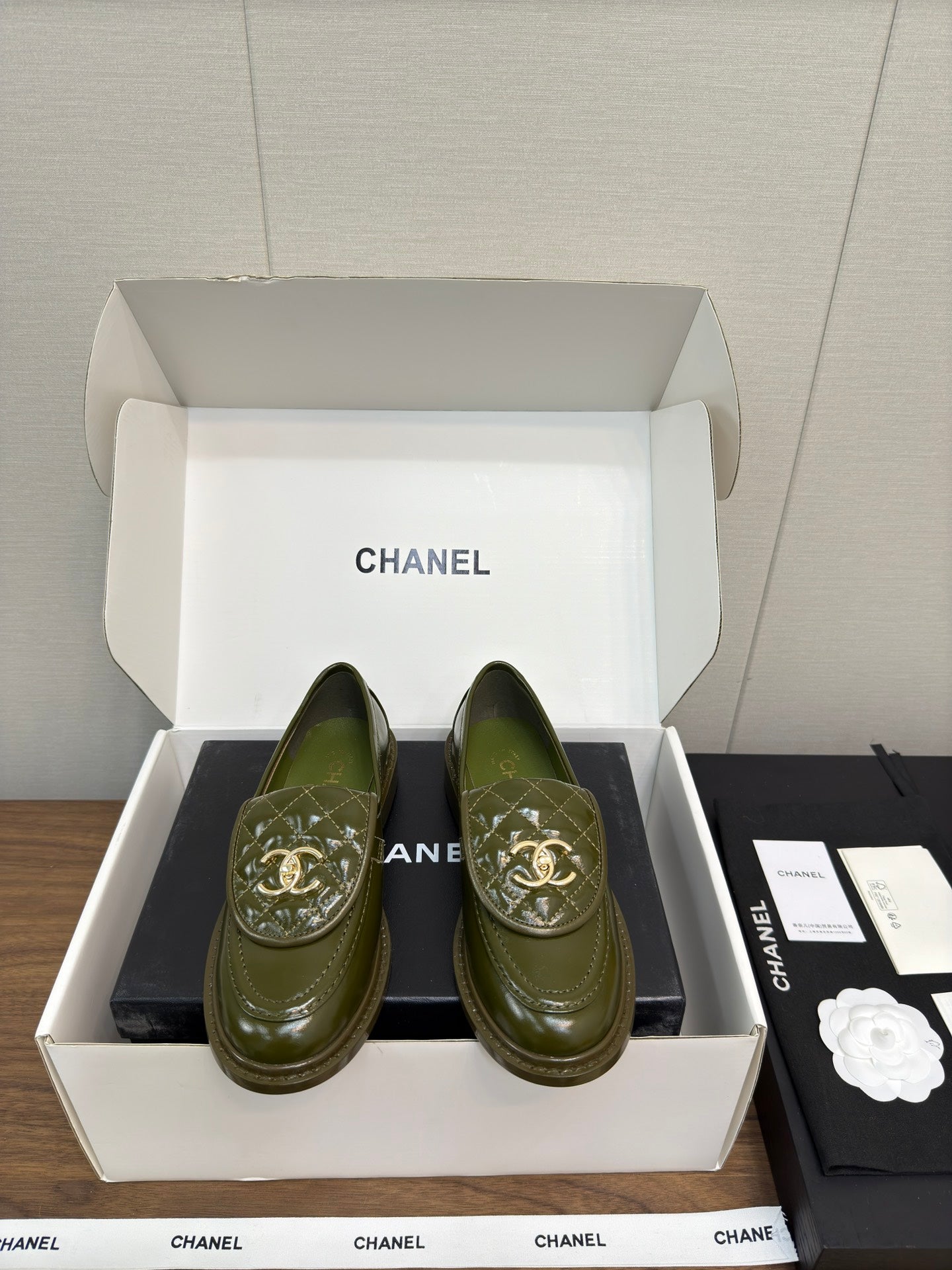 MOCCASIN 2.5 CM IN ARMY GREEN PREMIUM LAMBSKIN