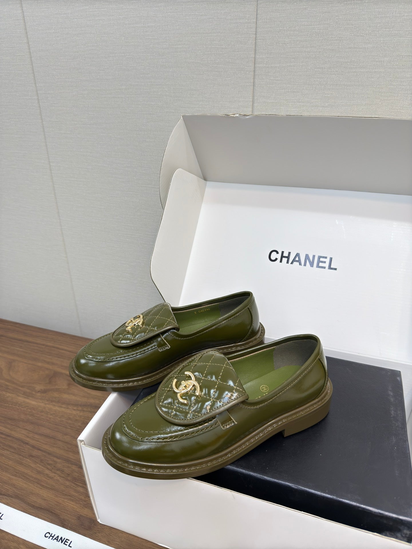 MOCCASIN 2.5 CM IN ARMY GREEN PREMIUM LAMBSKIN