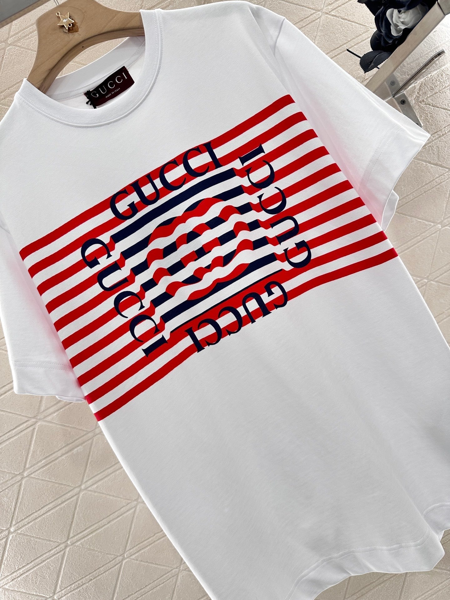 GUCCI T-SHIRT STYLE 37