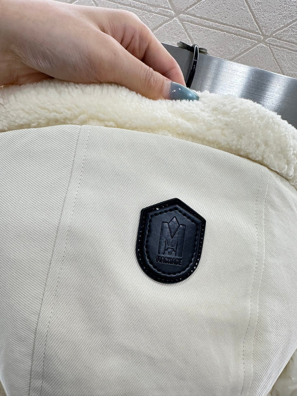 MONCLER 25S DOWN JACKET WITH HOOD 220