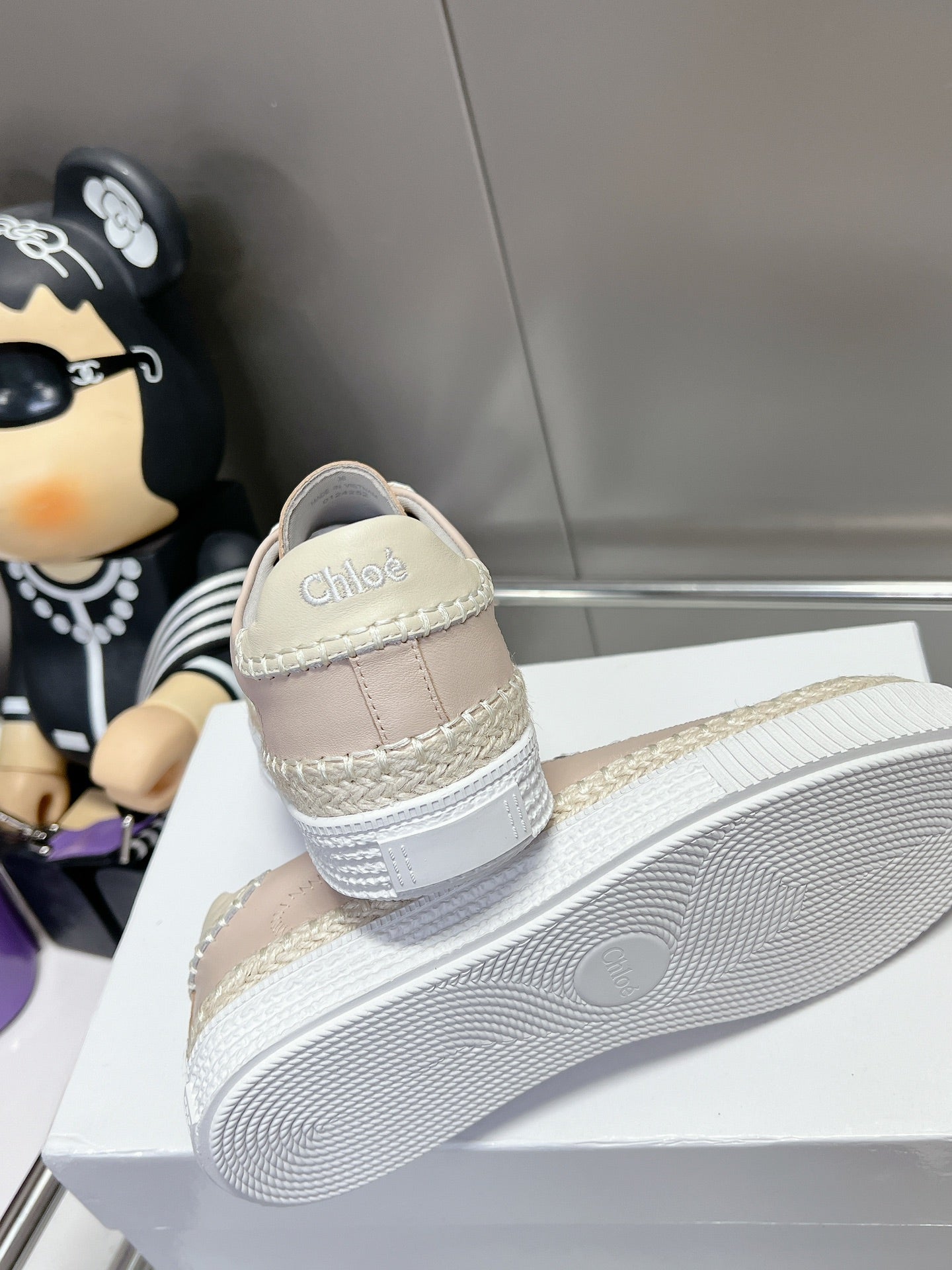 CHLOÉ TELMA LACE-UP SNEAKER IN DESERT SAND LAMBSKIN AND RAFFIA