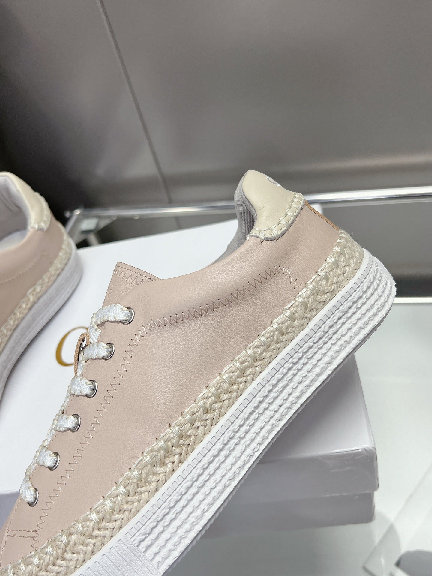 CHLOÉ TELMA LACE-UP SNEAKER IN DESERT SAND LAMBSKIN AND RAFFIA