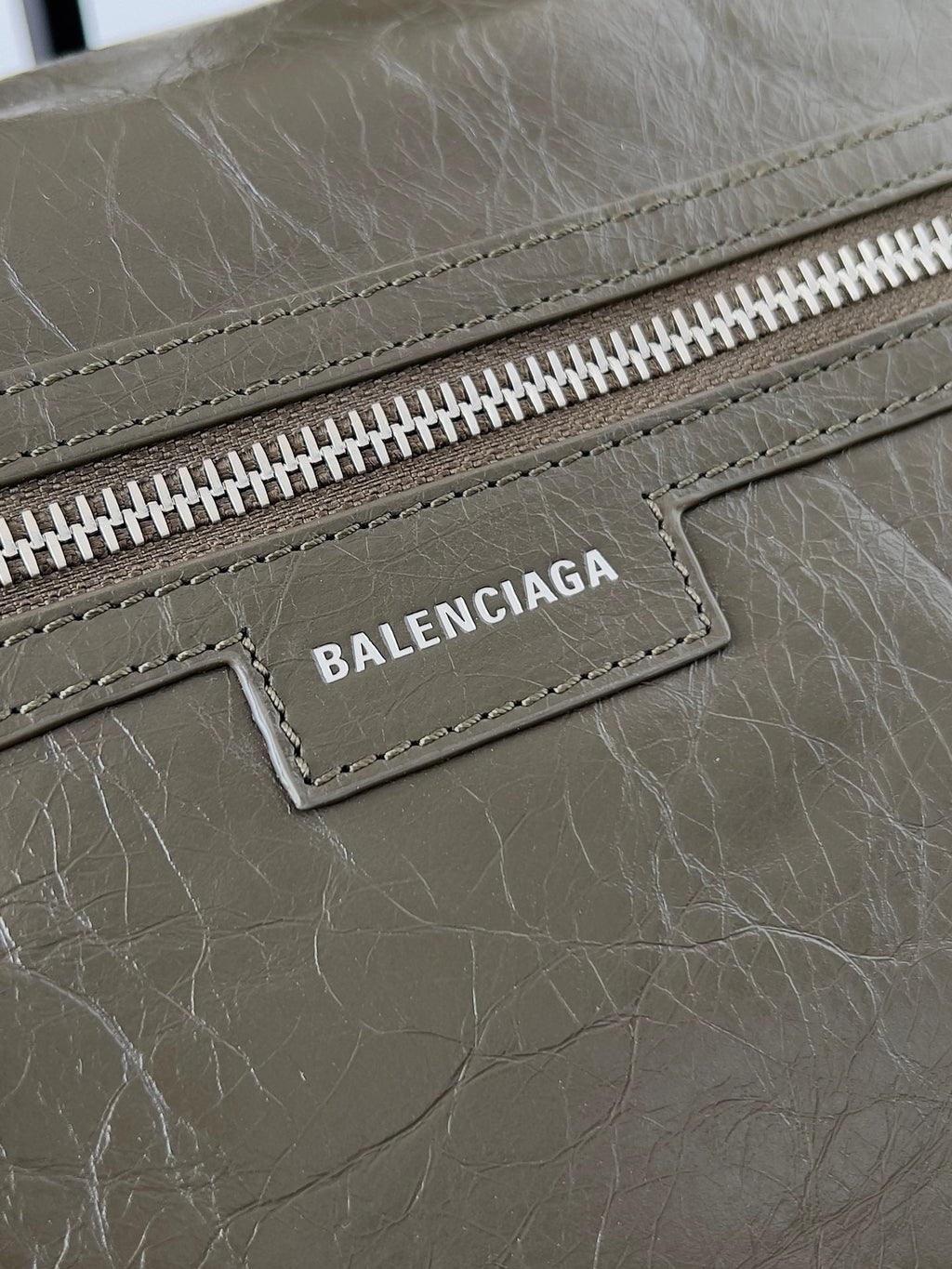 SUPERBUSY LARGE SLING BAG 42 IN KHAKI GREEN LAMBSKIN