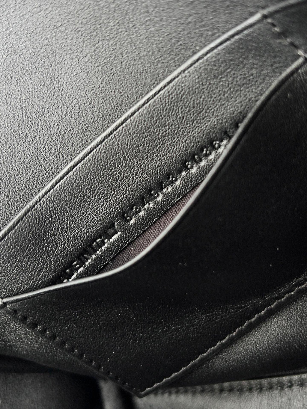 BEL AIR CLUTCH 27 IN BLACK NAPPA LAMBSKIN GOLD HARDWARE