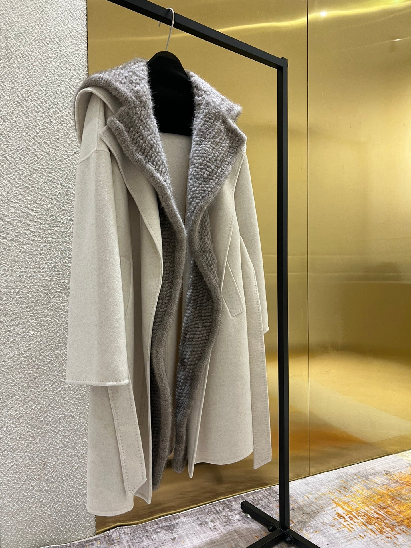 MAX MARA 25S MINK FUR COAT 032