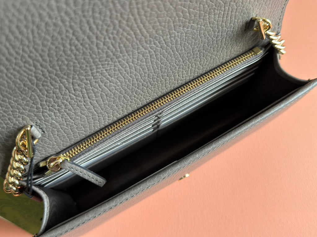 INTERLOCKING WOC 20 IN GRAY GRAINY CALFSKIN GOLD HARDWARE