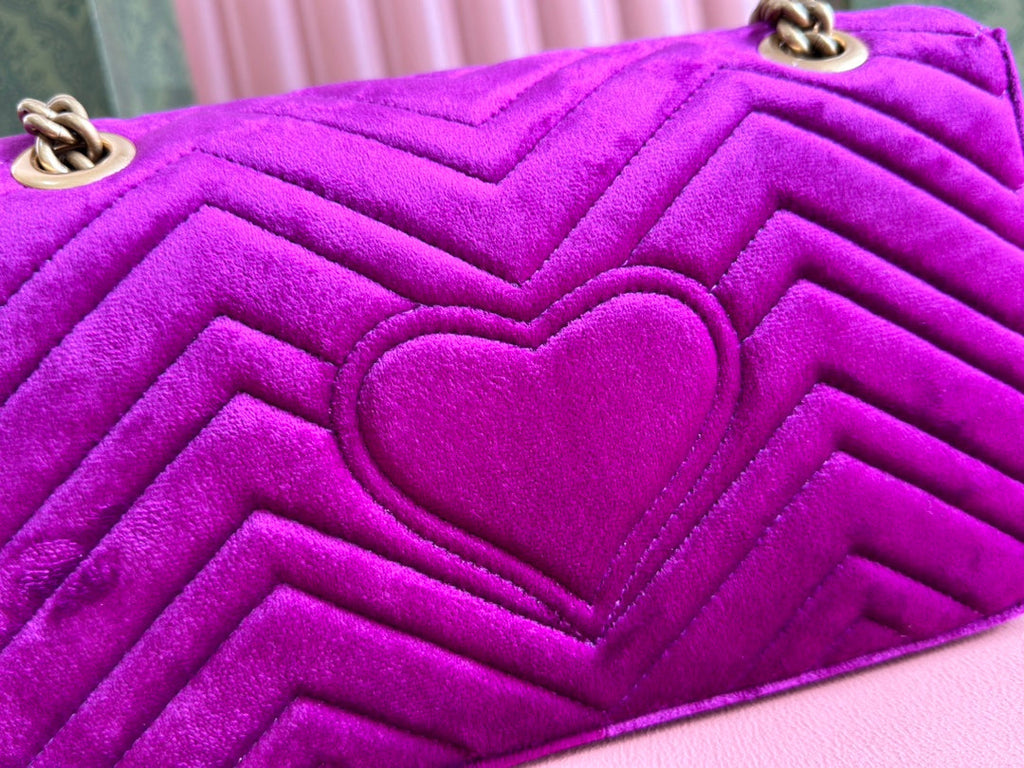 GUCCI 25S GG MARMONT 26 CM IN DEEP PINK PURPLE VELVET WITH GOLD HARDWARE