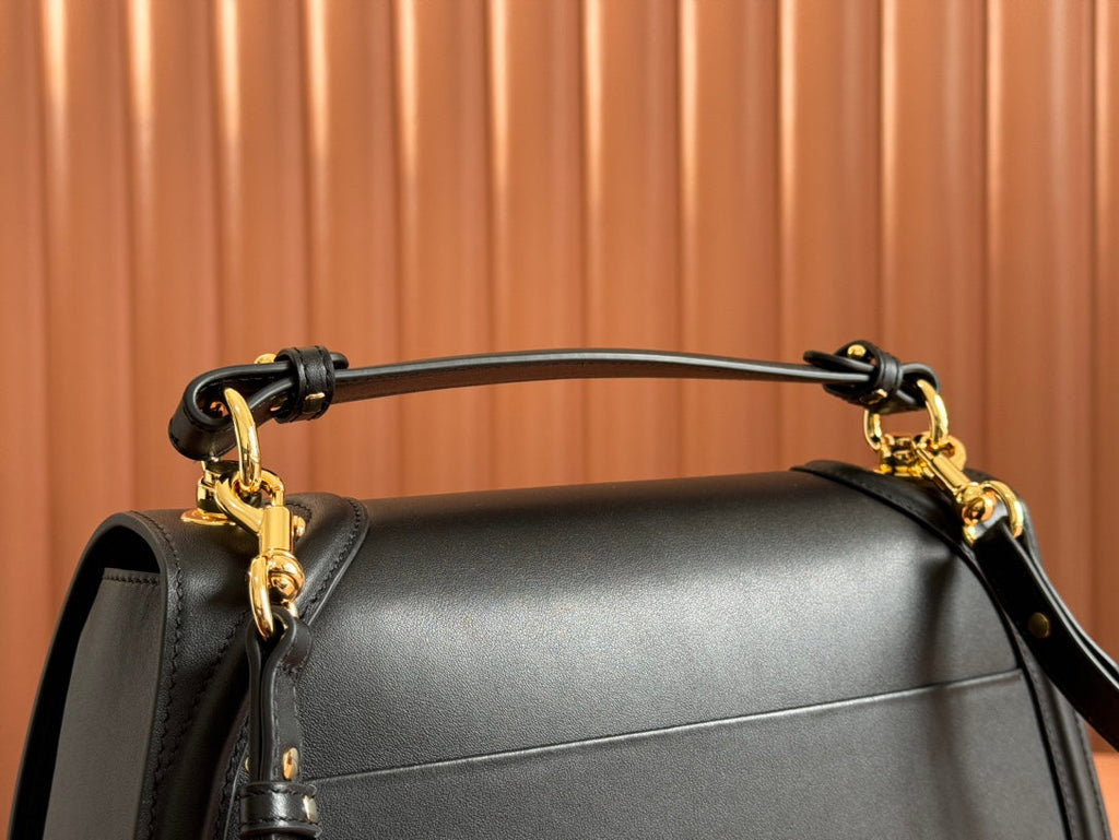 BLONDIE LARGE TOP HANDLE BAG 32 IN BLACK CALFSKIN