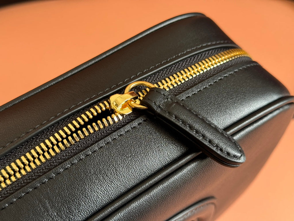 BLONDIE SMALL SHOULDER BAG 21 IN BLACK SMOOTH CALFSKIN