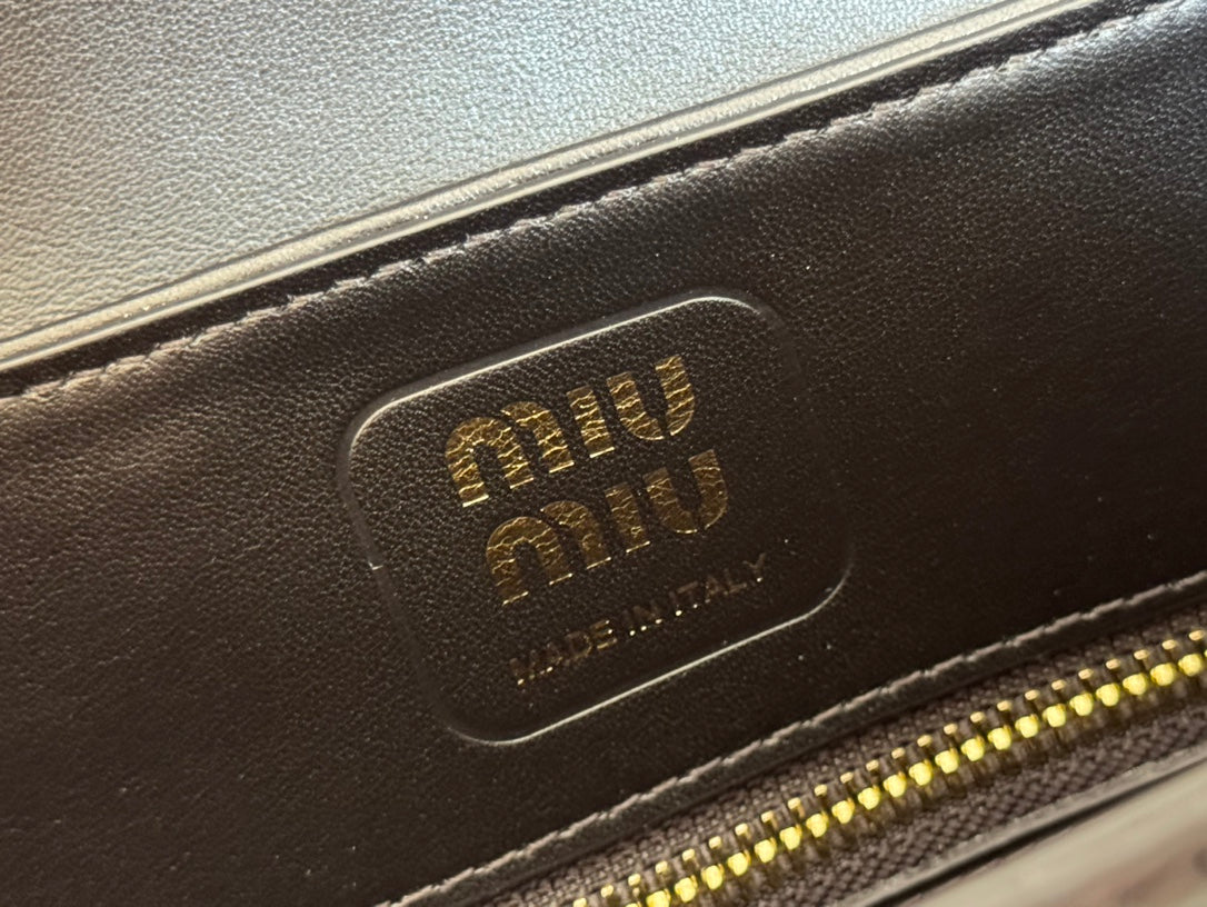 BEAU TOP HANDLE BAG 28 IN BLACK GLOSSY CALFSKIN GOLD HARDWARE