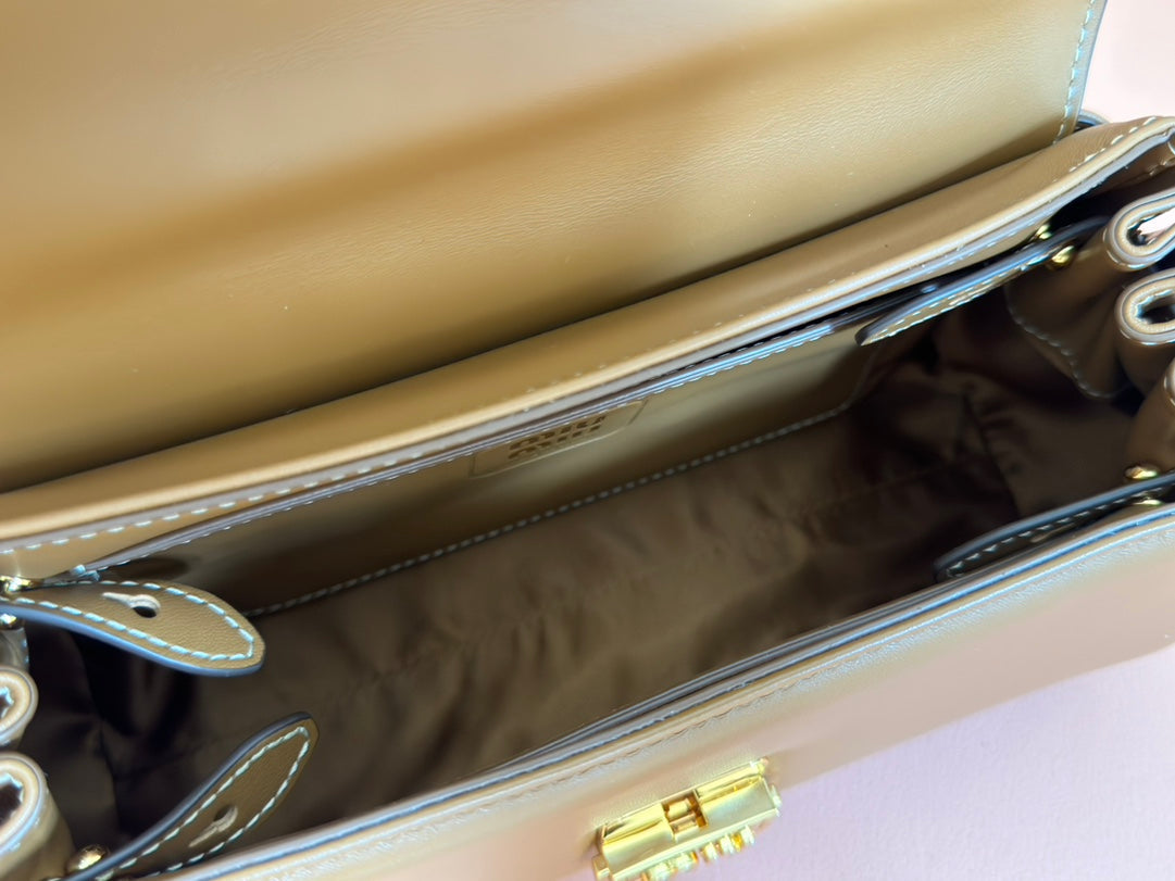 CHAIN SHOULDER BAG 24 IN PEANUT BROWN PATENT SMOOTH CALFSKIN